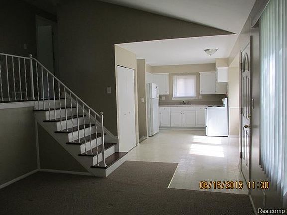 4th image of 1427 N Stephen Ave