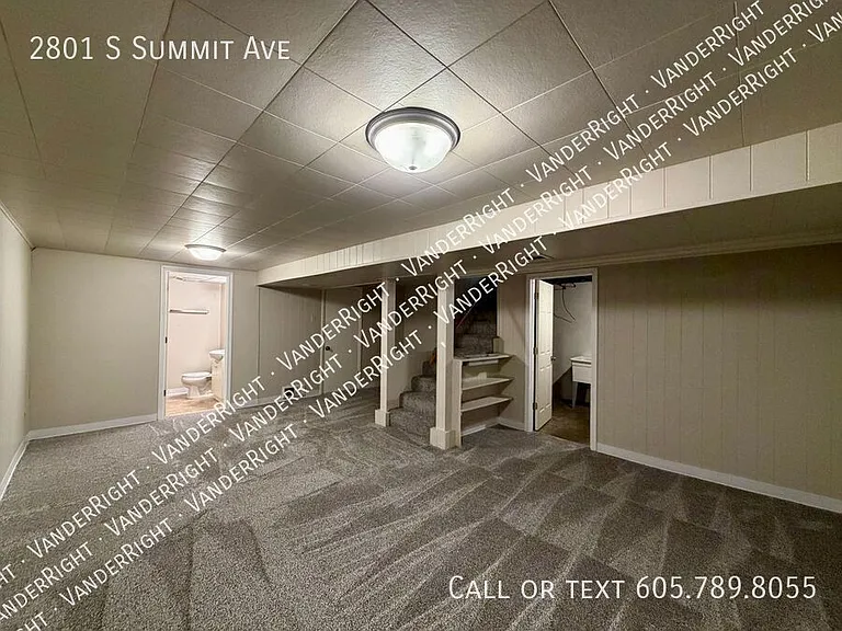 2801 S Summit Ave — Photo 16