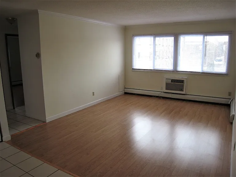 Stevens Square Apartments — Photo 240