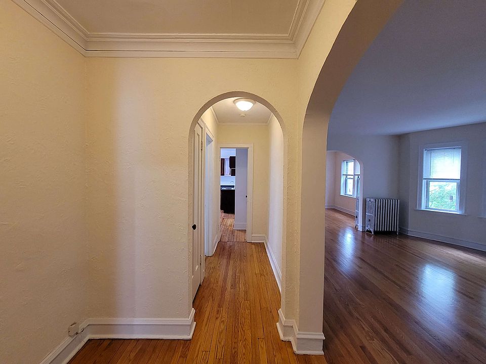 1st image of 6434 N Sacramento Ave #N2