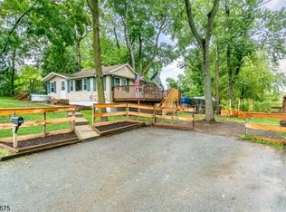 158 Conklintown Rd, Wanaque, NJ 07465