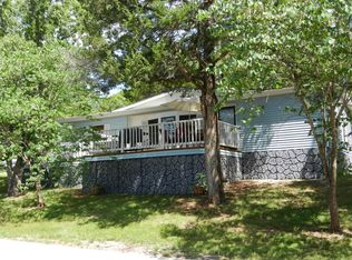 4 Honeysuckle Ln, Reeds Spring, MO 65737