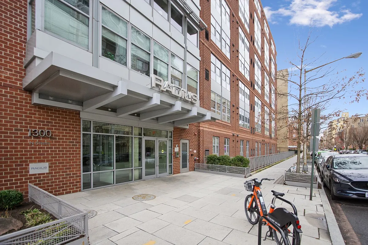 Building Photo - 1300 N St NW #122