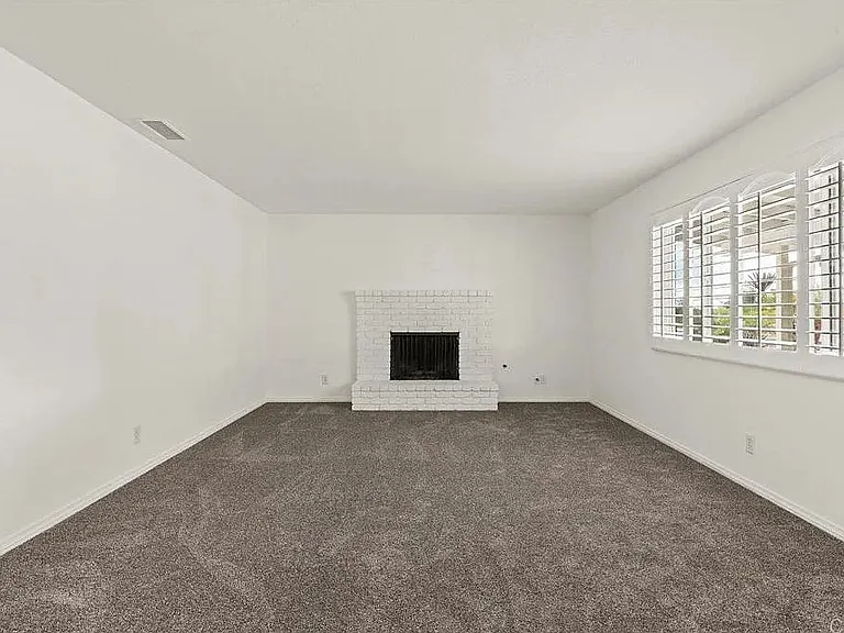 1654 York Dr — Photo 1