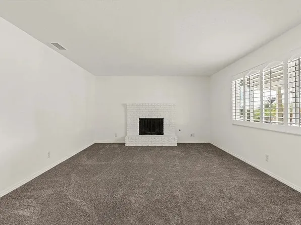 1654 York Dr, Vista, CA 92084