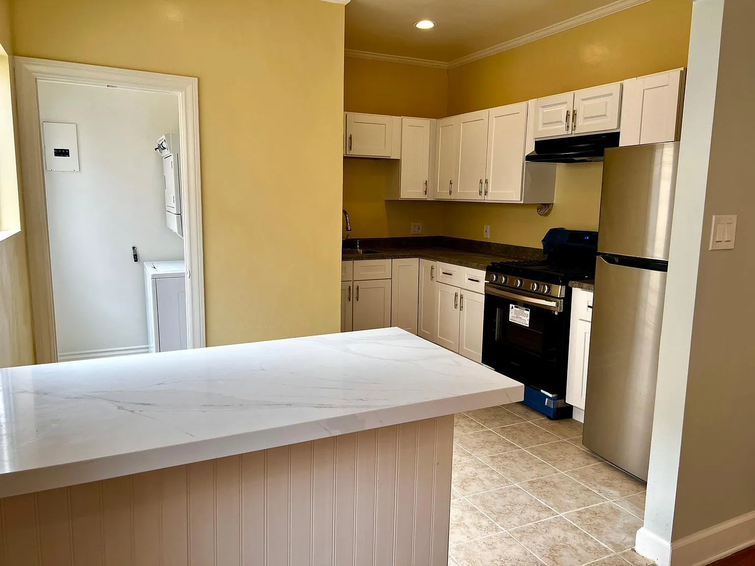 1 bed, 1100 sqft, $2,500 — Photo 2