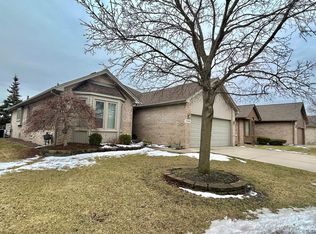 43441 Pointe Dr, Clinton Township, MI 48038