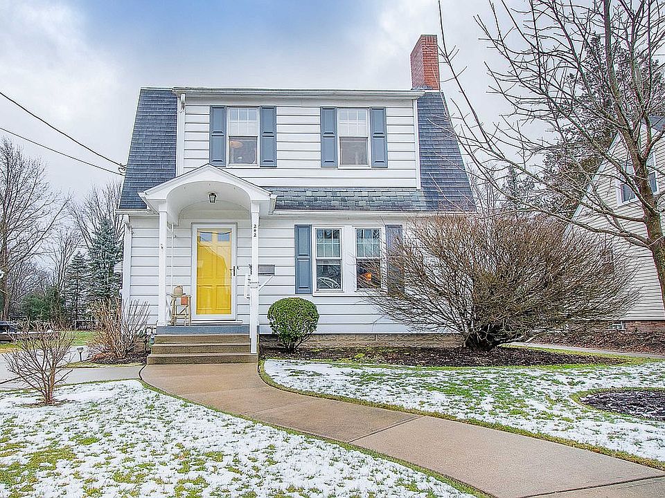 Adorable Colonial home