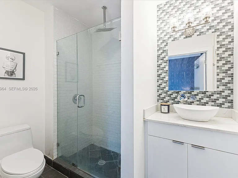 1700 Meridian Ave #203 — Photo 16