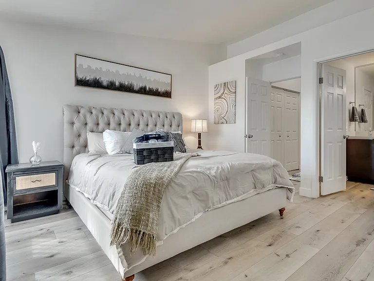 Master King Bed