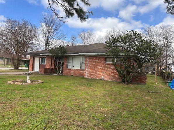 503 Bizerte St, Houston, TX 77022