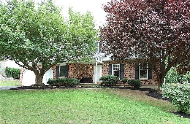 1st image of 25 Woodward Dr