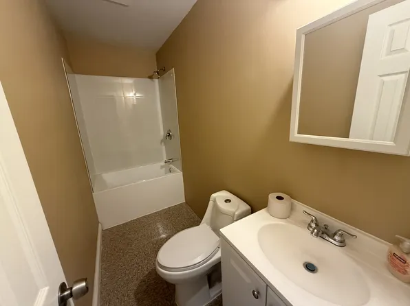 637 N 6th St, Camden, NJ 08102