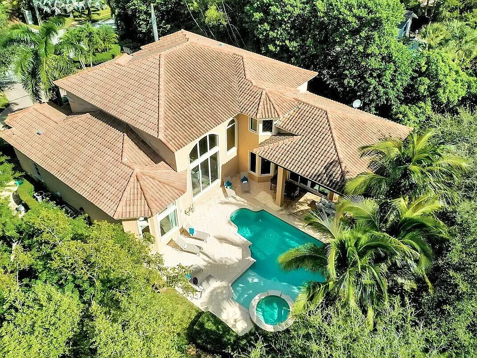 43 Coconut Ln