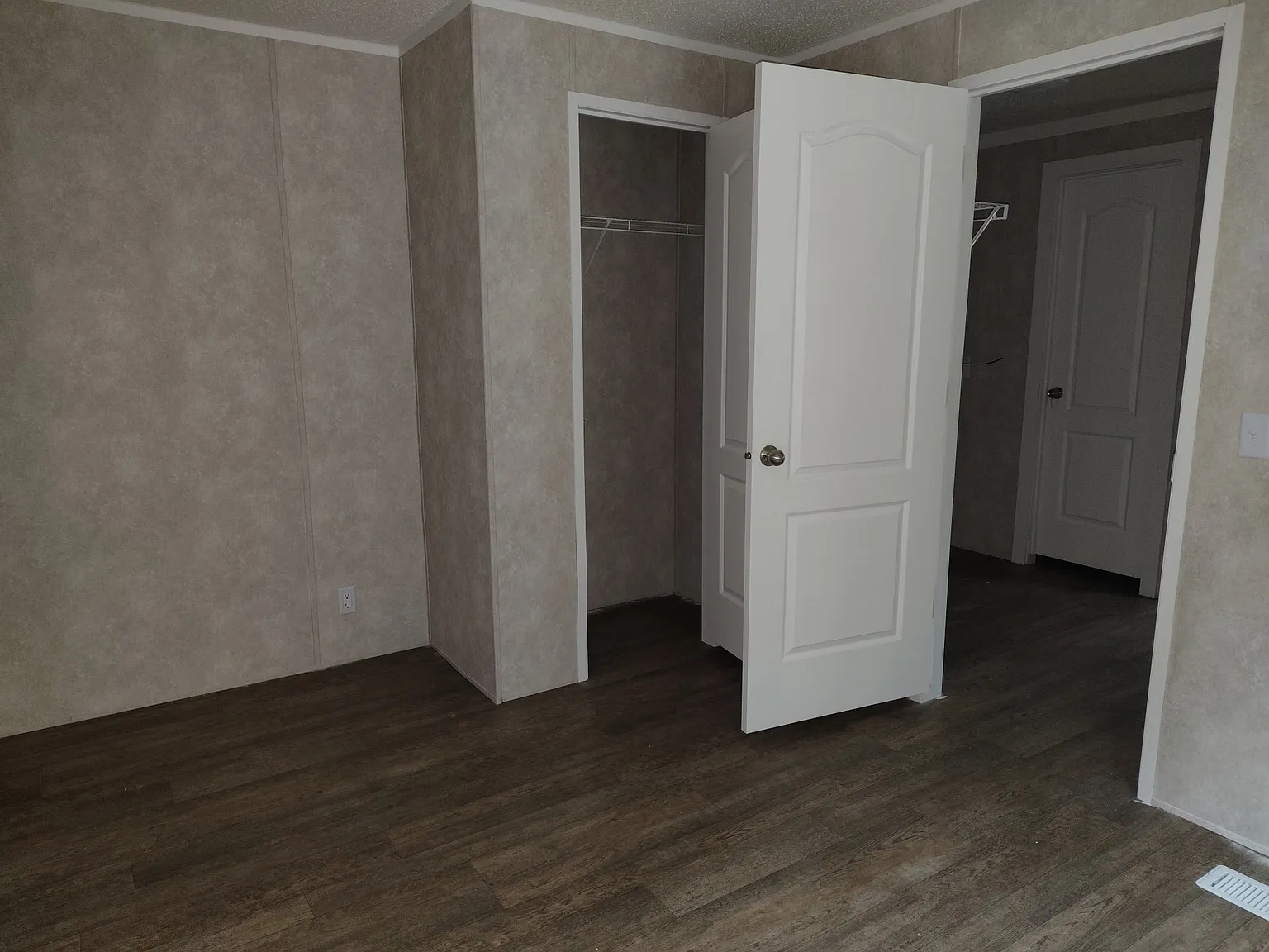 56289 Murray St — Photo 2