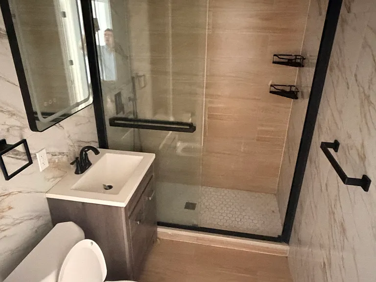 33-08 Ditmars Blvd #1 — Photo 4