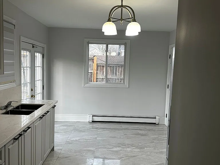 6251 Ker St E — Photo 6