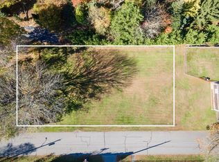 63 Club Ave, Acushnet, MA 02743