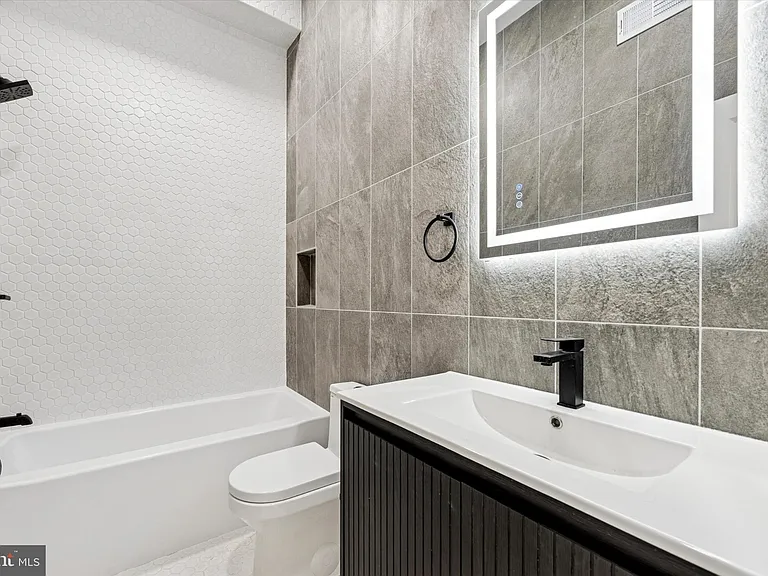 2424 W Thompson St #3 — Photo 11