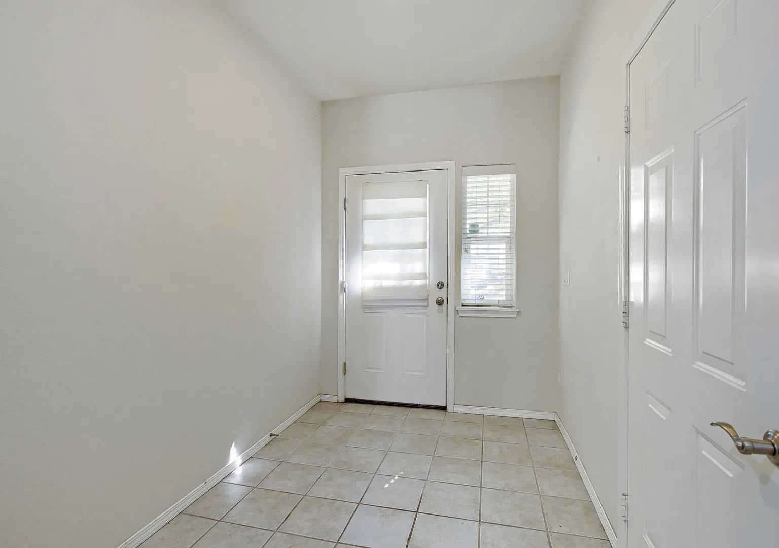 Liberty Oaks | 3 Bedrooms | 2.5 Bathrooms | Attached Garage — Photo 3