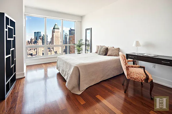 Rented by Halstead Real Estate | media 25