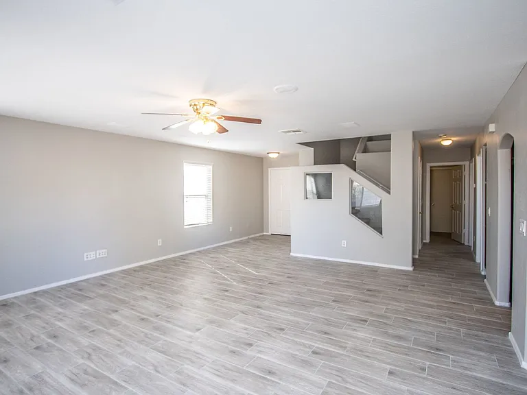 1478 E Stirrup Ln — Photo 2