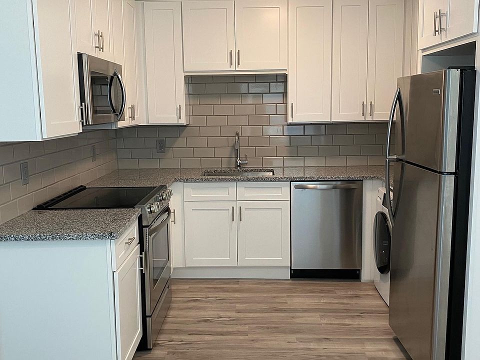 1st image of 244 SE 9th Ave #1