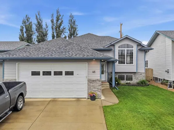 46 S Livingston Close, Lacombe, AB T4L 2J3