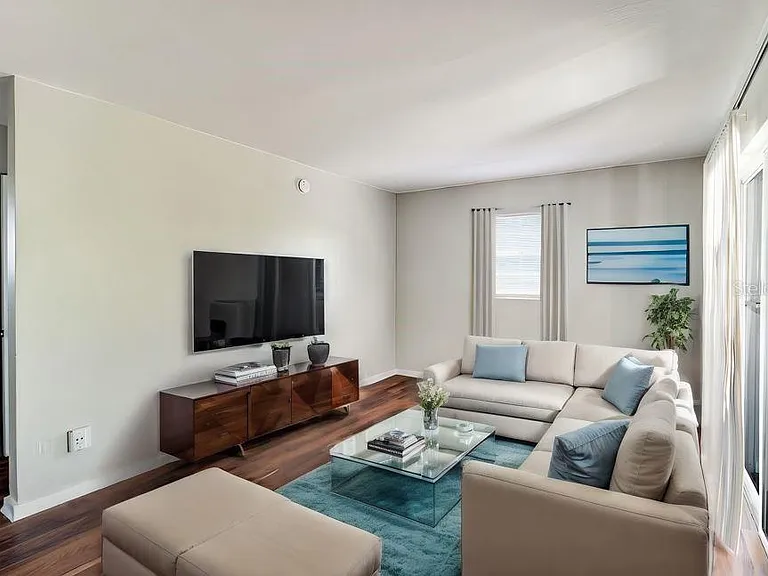 1341 W Point Dr #1 — Photo 11