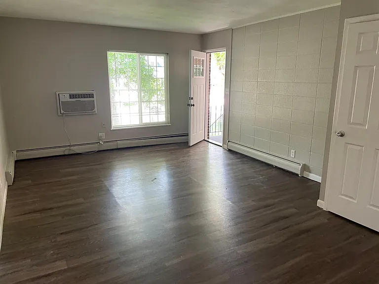 710 Emery St #201 — Photo 6