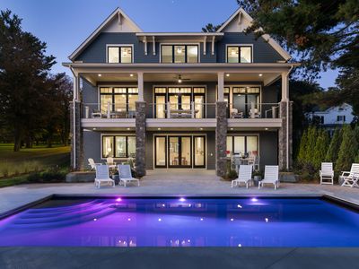 1095 S Shore Dr, Holland, MI, 49423