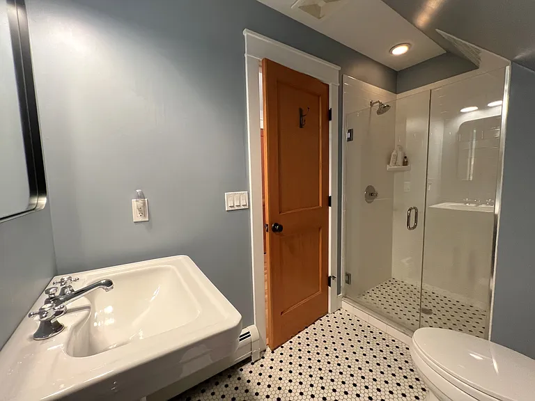 1018 Sinclair Dr — Photo 22
