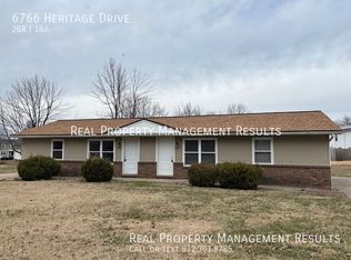 6766 Heritage Dr, Newburgh, IN 47630
