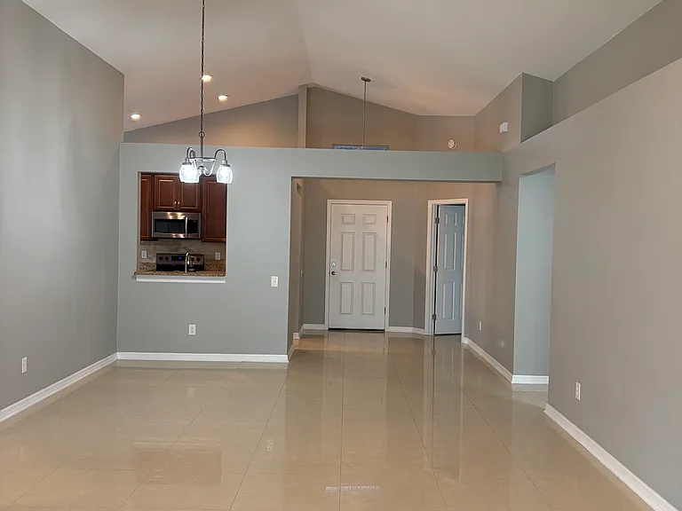 18139 Leafwood Cir — Photo 7