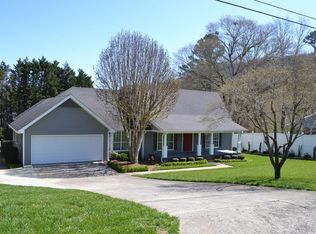 2610 E Lake Park Dr, Rocky Face, GA 30740