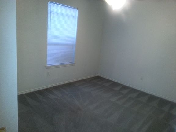 3rd image of 3305 Toledo Dr APT A