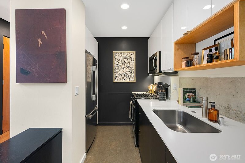 5th image of 1120 26th Avenue S