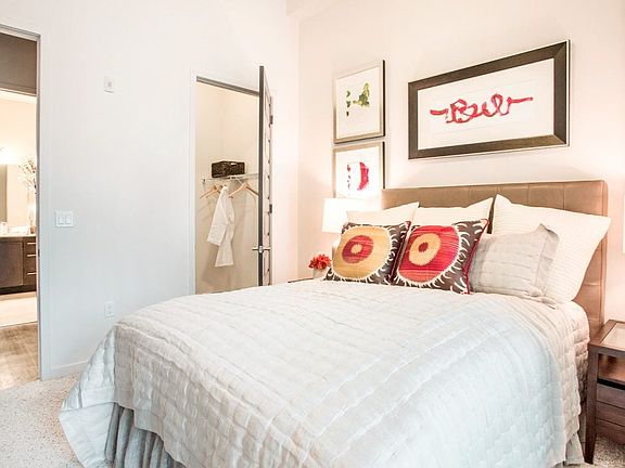 4th image of 21021 Erwin St APT 486