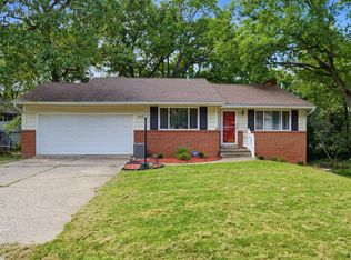 5907 N Tampico Dr, Peoria, IL 61614