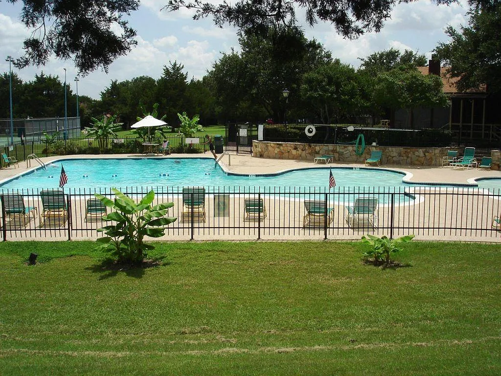 3 bed, 2804 sqft, $5,500 — Photo 2