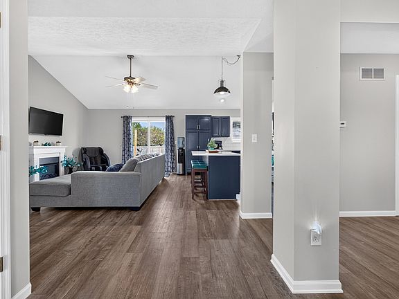 3rd image of 103 Merganser Ct