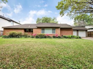 2215 Macarthur St, Houston, TX 77030