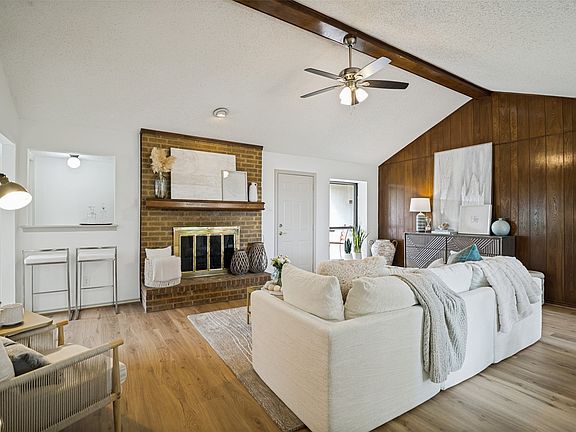 4th image of 4106 Azalea Ln