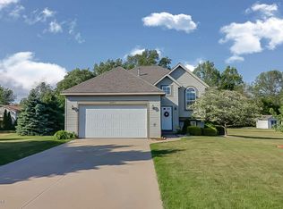 12971 Thistlewood Ln, Holland, MI 49424