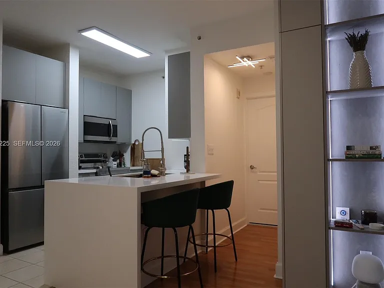 6001 SW 70th St #311 — Photo 3