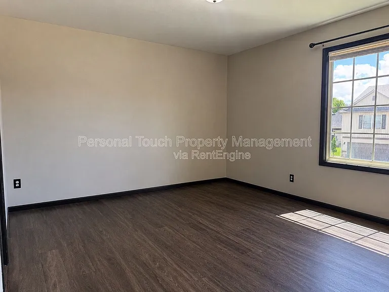 4106 Clubhouse Dr S — Photo 16