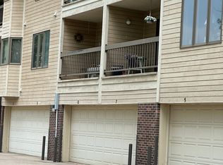 4401 S Locust Dr #9, Sioux Falls, SD 57105