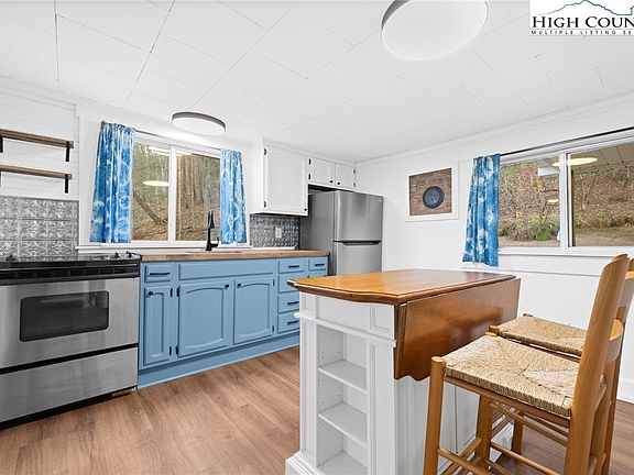 9th image of this home