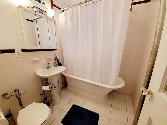 5th image of 601 40th St #C19