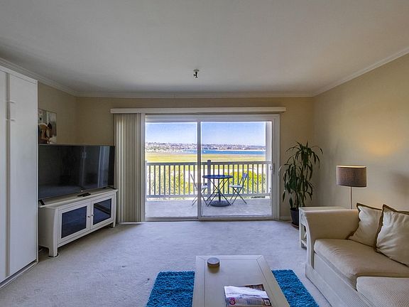 4th image of 4015 Crown Point Dr Unit 209